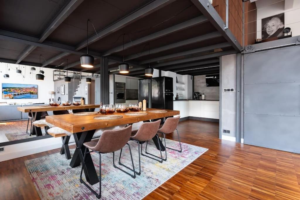 Апартаменты The Factory Loft Прага Экстерьер фото